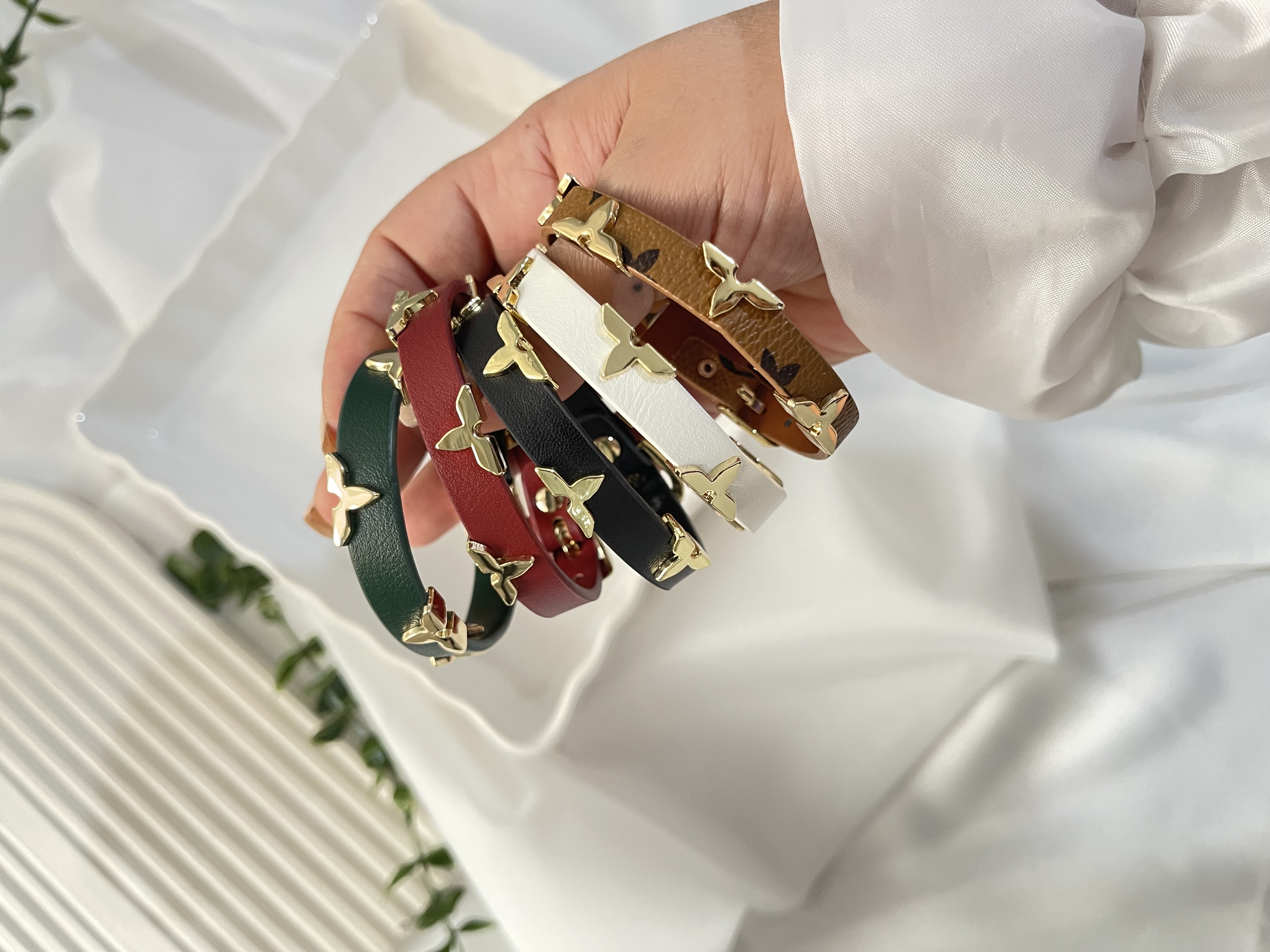 کد 121دستبند چرمی LV