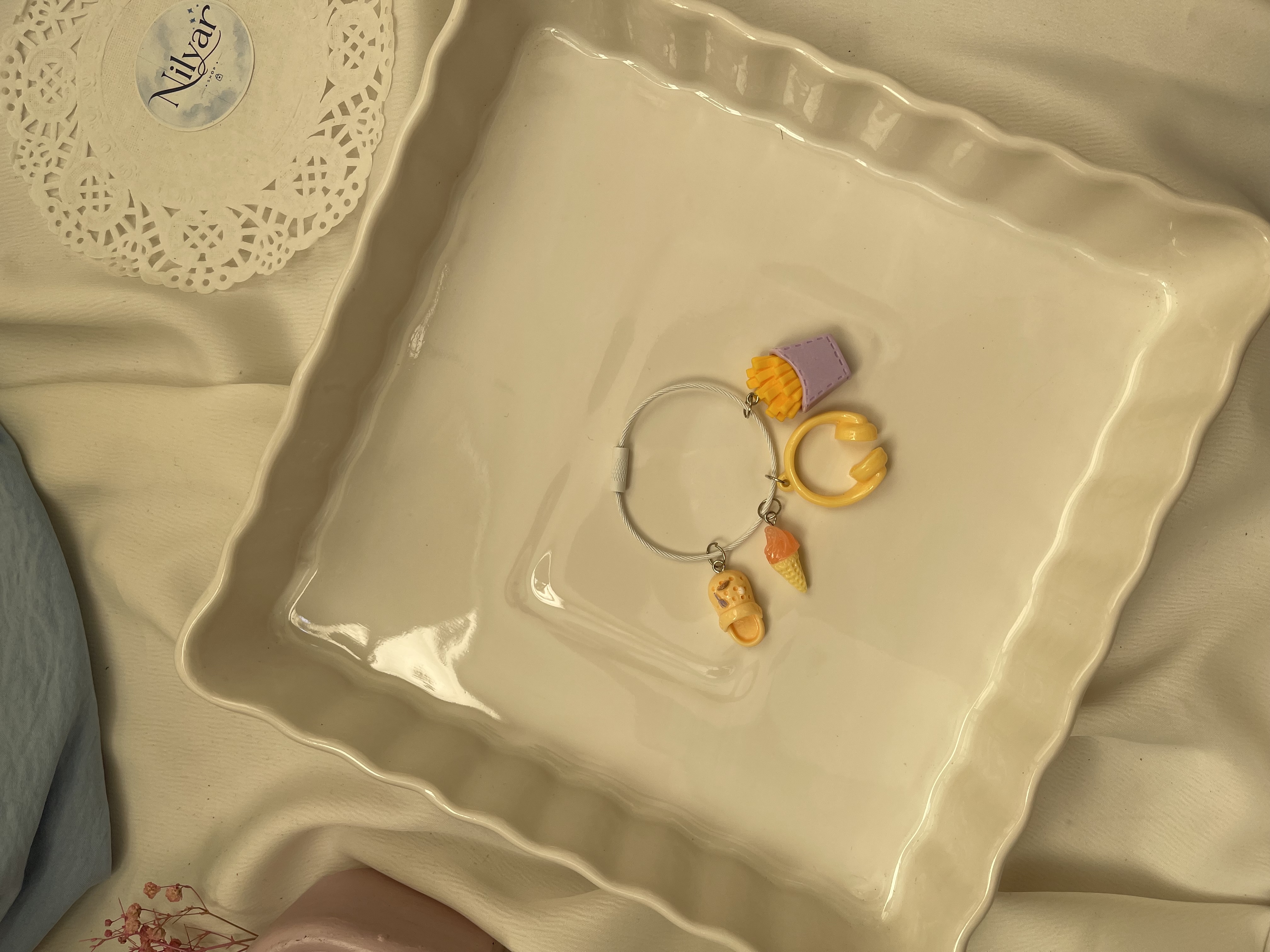 چارم و آویز هدفون